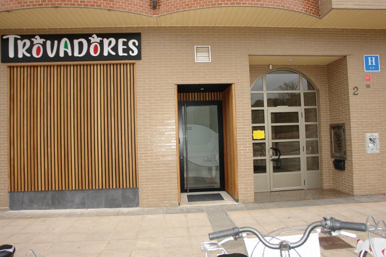 Hostel Trovadores Burgos Exterior photo