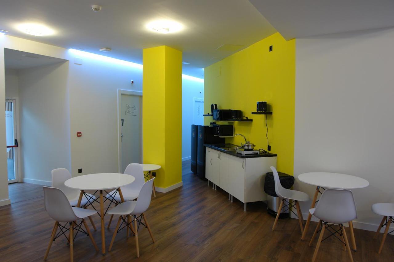 Hostel Trovadores Burgos Exterior photo