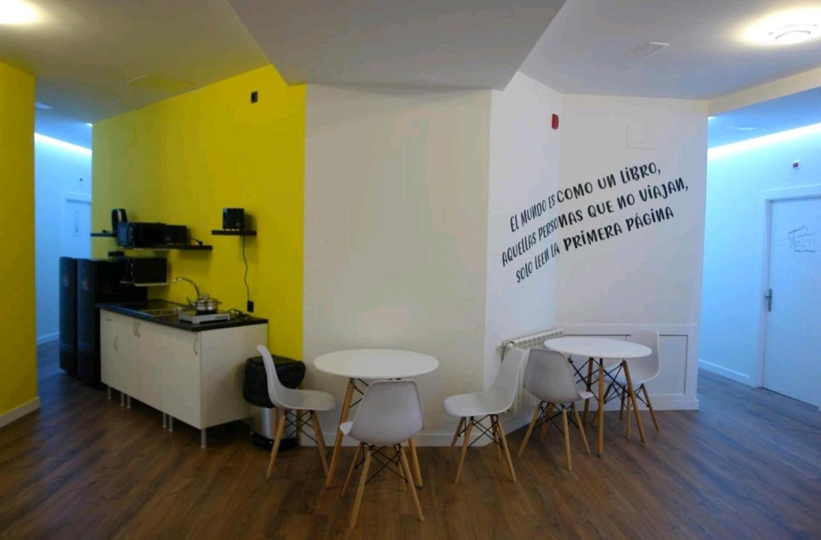 Hostel Trovadores Burgos Exterior photo