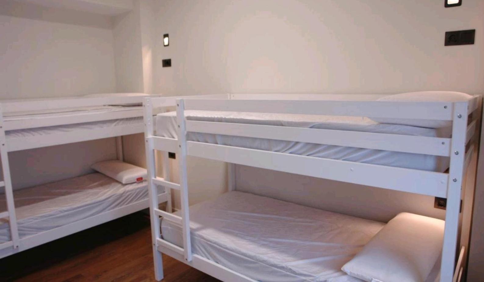 Hostel Trovadores Burgos Exterior photo